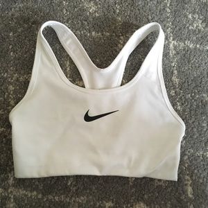 3 for $25 🎉 New White Nike Sports Bra